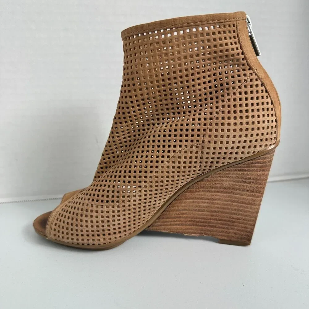 Pelle Moda Women's Tan Perforated Leather Peep Toe Wedge Bootie Shoes Size 6 M